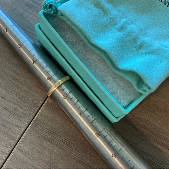 Tiffany & Co. Notes Gold Ring - Picture 4 of 6